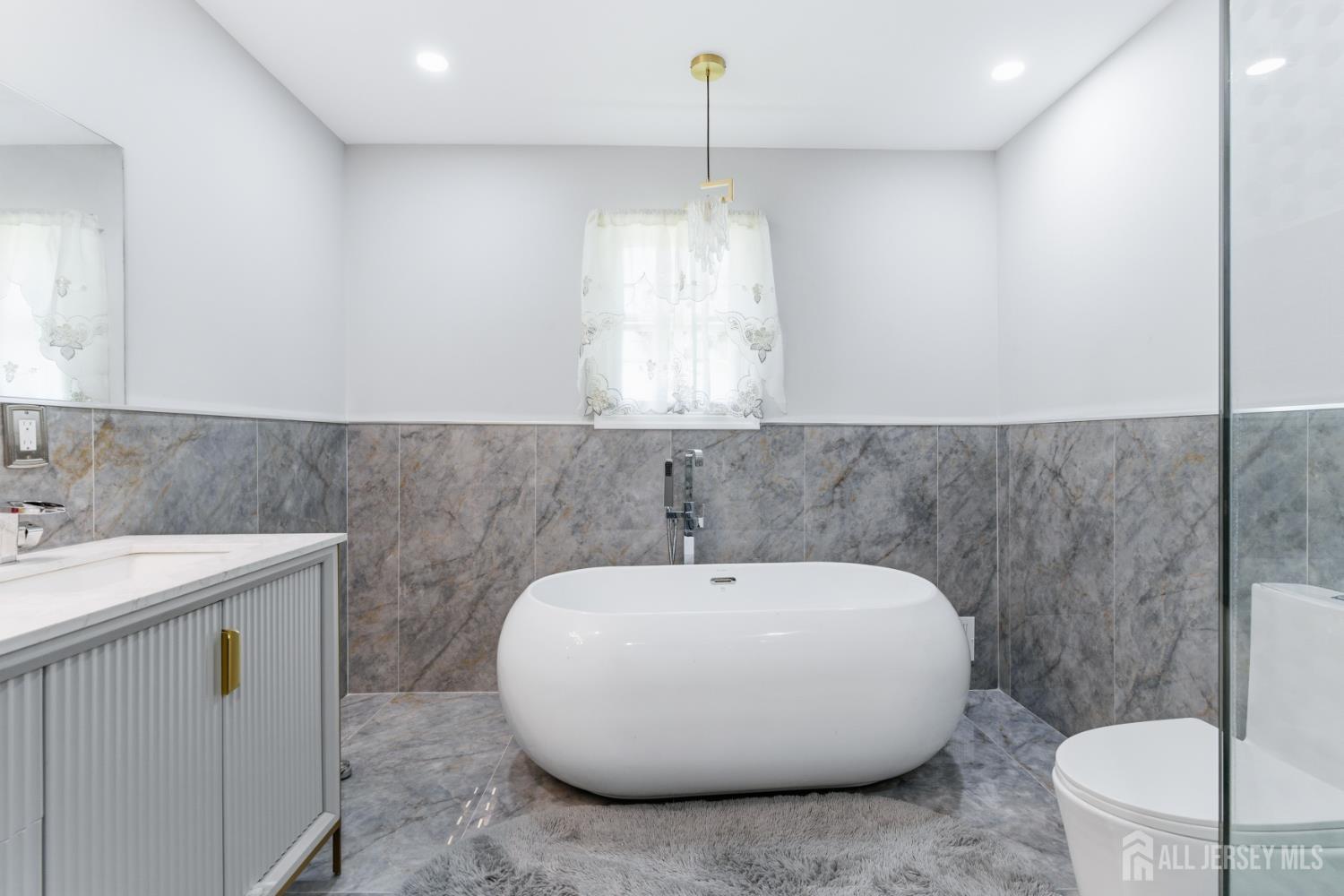 6 Whitewood Road Edison, NJ 08820 - Photo 16 of 37
