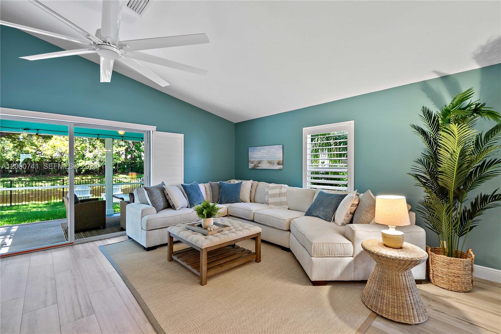 104 Old Jupiter Beach Road Jupiter, FL 33477 - Photo 5 of 25