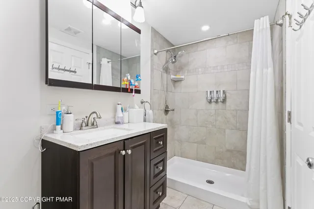 $775,000 | 521 Greenview Drive, Saylorsburg, PA 18353