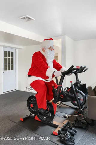 $775,000 | 521 Greenview Drive, Saylorsburg, PA 18353