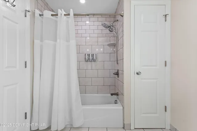 $775,000 | 521 Greenview Drive, Saylorsburg, PA 18353