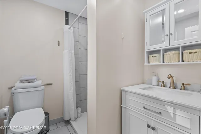 $775,000 | 521 Greenview Drive, Saylorsburg, PA 18353