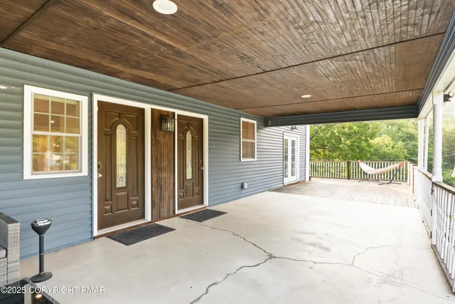 $775,000 | 521 Greenview Drive, Saylorsburg, PA 18353