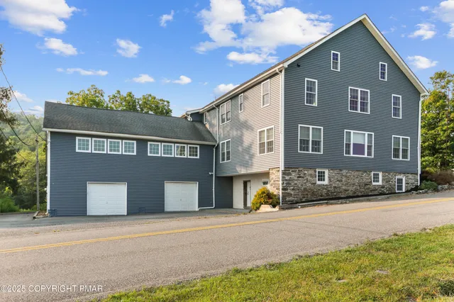 $775,000 | 521 Greenview Drive, Saylorsburg, PA 18353