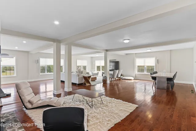 $775,000 | 521 Greenview Drive, Saylorsburg, PA 18353