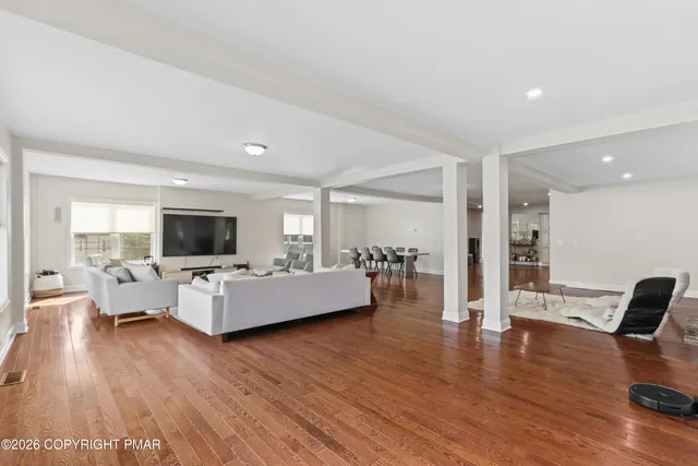 $775,000 | 521 Greenview Drive, Saylorsburg, PA 18353