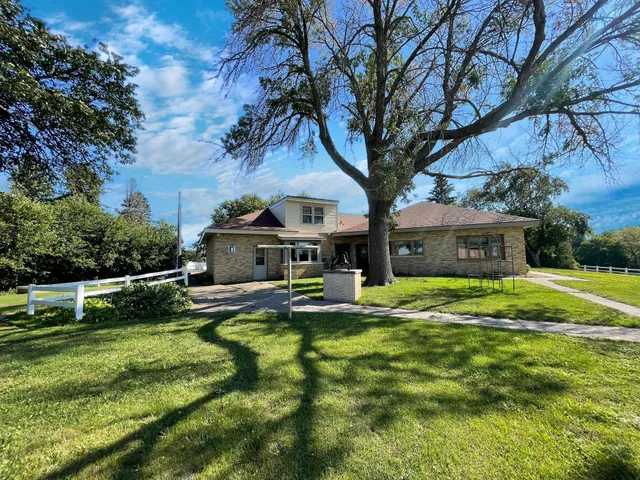 $350,000 | 18375 County Road 4, Springfield, MN 56087