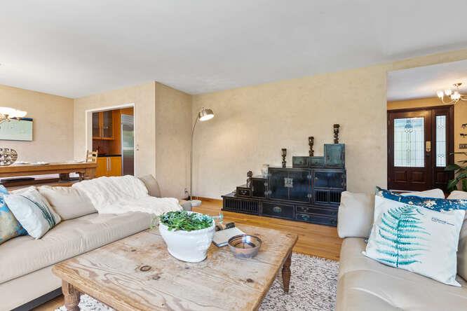 1159 Barcelona Drive Pacifica, CA 94044 - Photo 9 of 67 a living room with furniture and a potted plant
