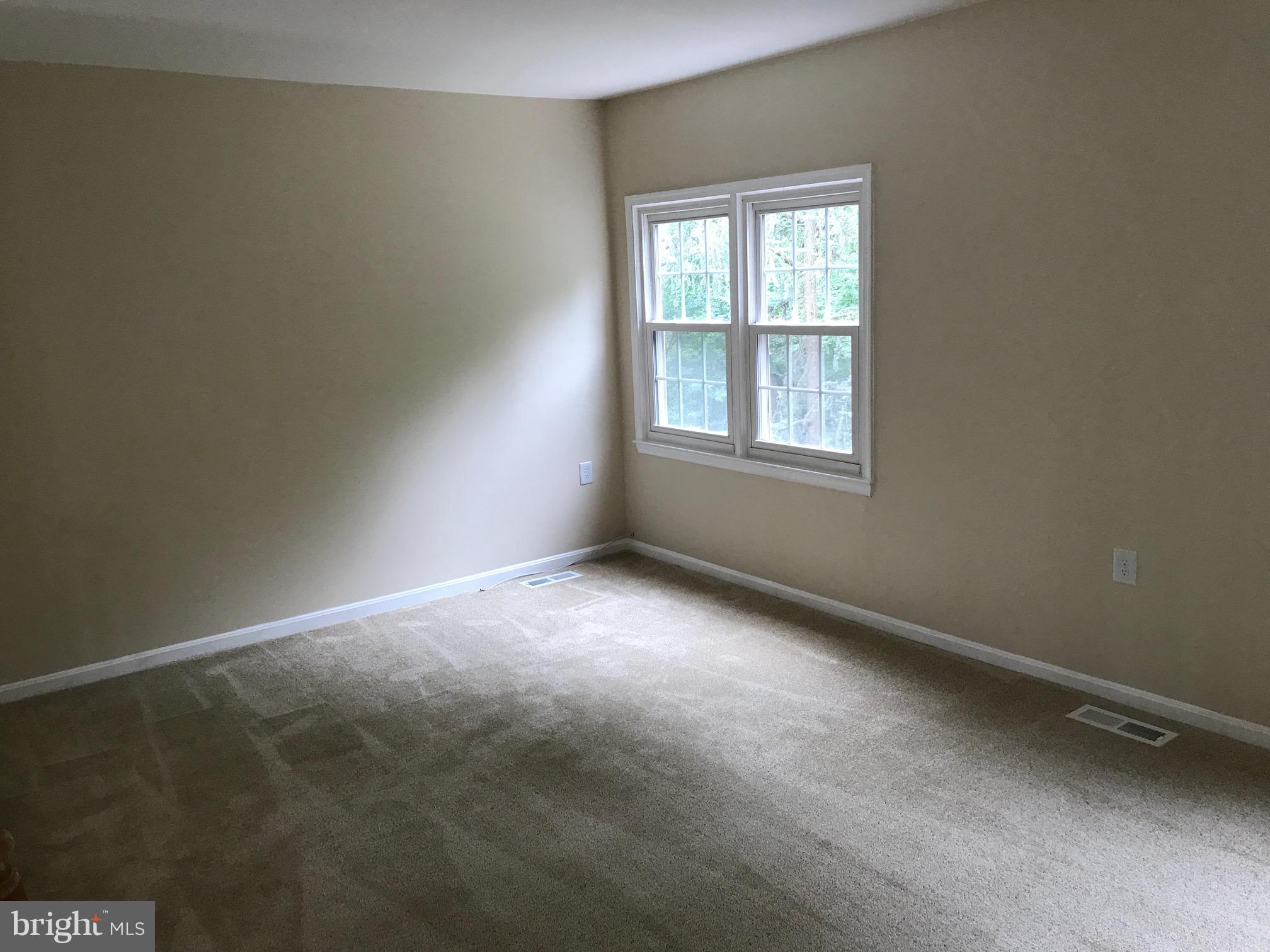 3017 Seminole Road Woodbridge, VA 22192 - Photo 7 of 20 Living Room