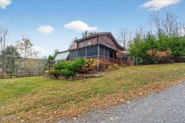 $1,275,000 | 125 Austin Pond Road, Johnsburg, NY 12853