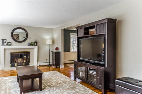 39 Rice Spring Lane Wayland, MA 01778 - Photo 3 of 22 Gallery Image 3