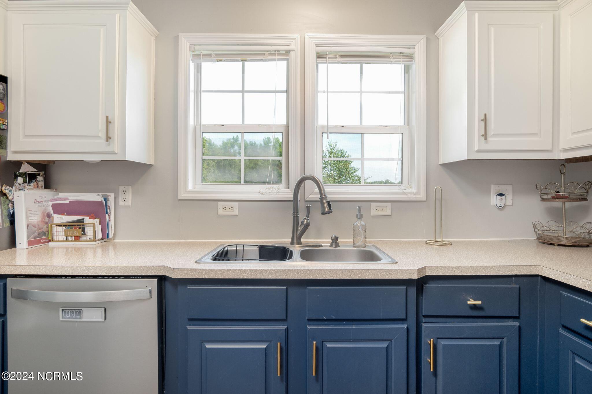 1910 Osbourne Road Williamston, NC 27892 - Photo 27 of 60 Kitchen