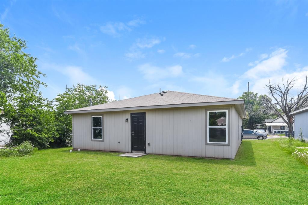 2515 Lyle Avenue Waco, TX 76708 - Photo 18 of 21 a house view with a backyard space