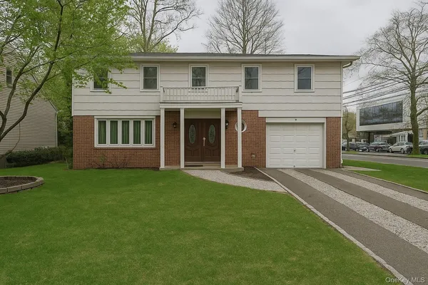 $1,580,000 | 2 Pickwood Lane, Great Neck, NY 11024