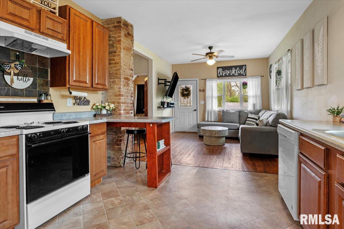 506 West Walnut Street Gillespie, IL 62033 - Photo 11 of 25