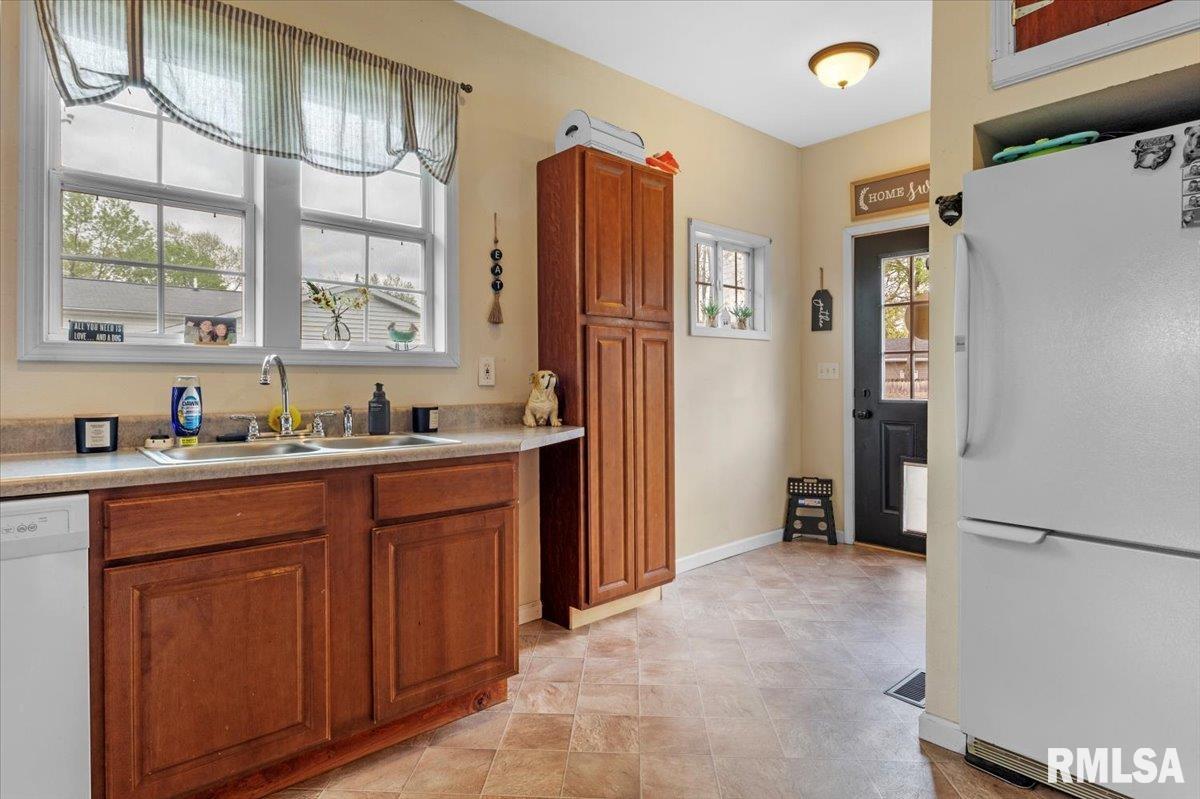 506 West Walnut Street Gillespie, IL 62033 - Photo 12 of 25