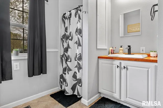 $114,000 | 506 West Walnut Street, Gillespie, IL 62033