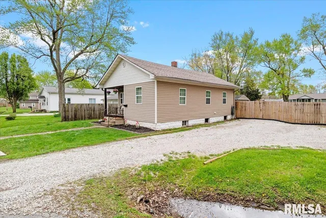 $114,000 | 506 West Walnut Street, Gillespie, IL 62033