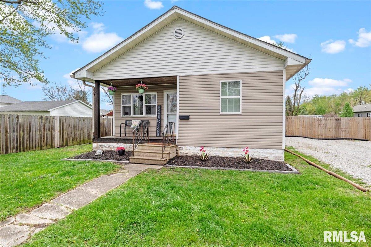 506 West Walnut Street Gillespie, IL 62033 - Photo 3 of 25