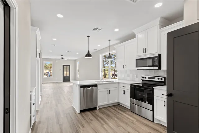 $1,100,000 | 11001-11005 Breedlove Road, College Station, TX 77845