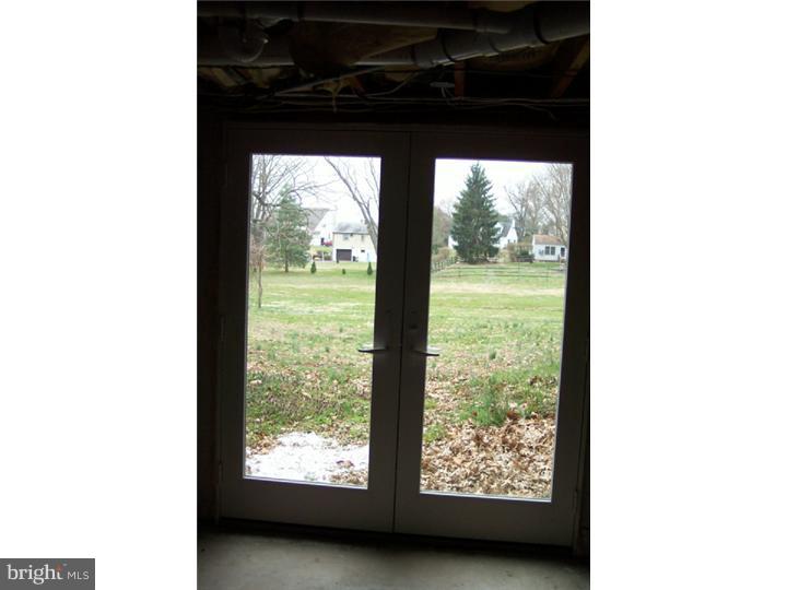 24 Marcel Avenue Spring City, PA 19475 - Photo 10 of 19 Sun Room