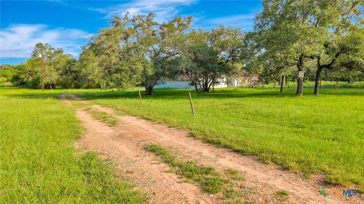 175 Albrecht Road Victoria, TX 77905 - Photo 33 of 47