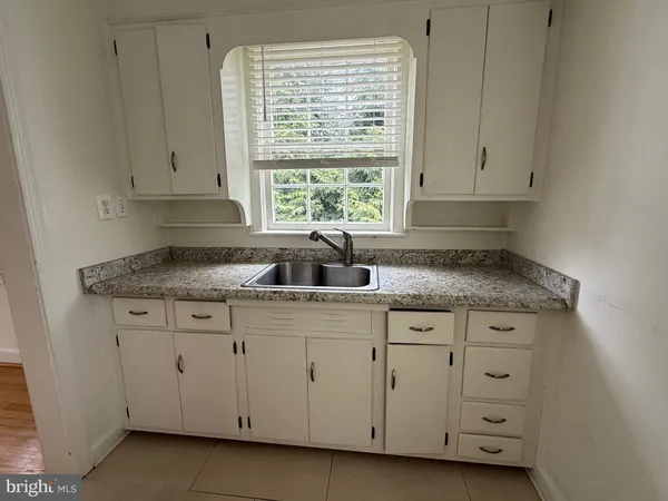 $3,290 | 2115 North Potomac Street, Arlington, VA 22205