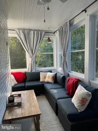 $3,290 | 2115 North Potomac Street, Arlington, VA 22205