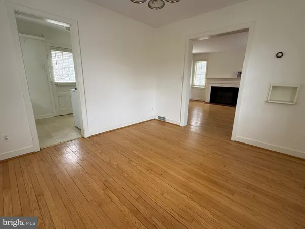 $3,290 | 2115 North Potomac Street, Arlington, VA 22205