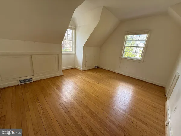 $3,290 | 2115 North Potomac Street, Arlington, VA 22205
