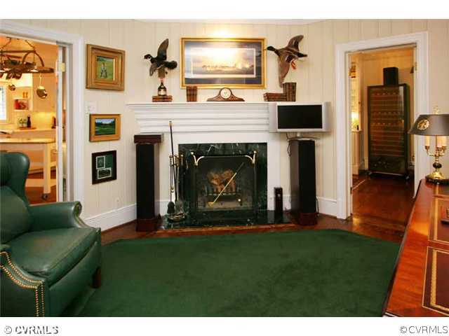 201 Nottingham Road Richmond, VA 23221 - Photo 6 of 12 Studio/Study/Office - Study with corner fireplace