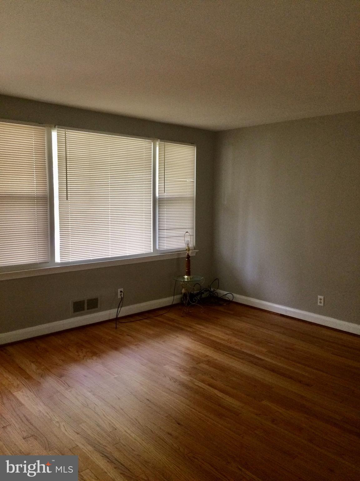 2912 Fendall Road Baltimore, MD 21207 - Photo 5 of 17 Gallery Image 5