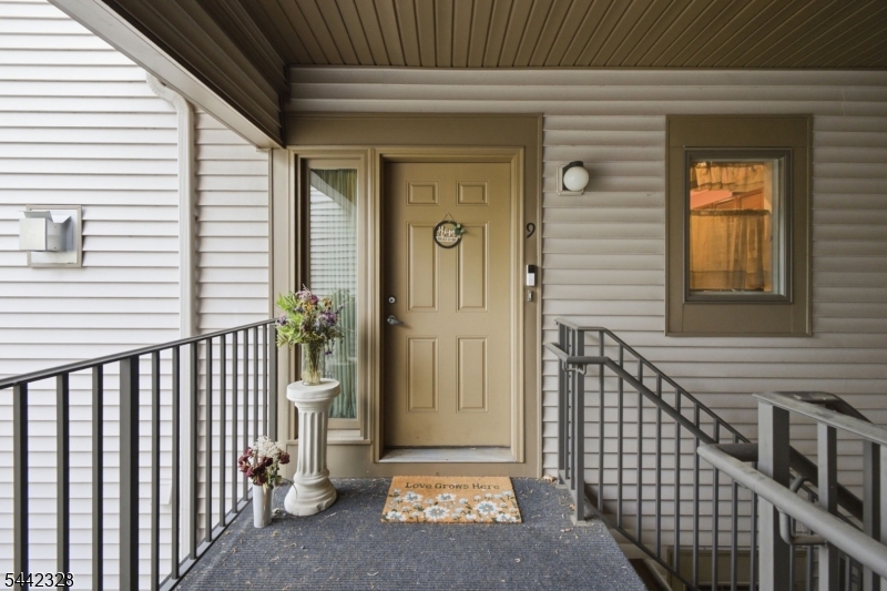9 Sam Bonnell Drive, Unit 9 Clinton, NJ 08809 - Photo 4 of 30