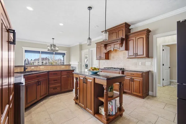 $950,000 | 5 Mackenzie Court, Bloomington, IL 61704