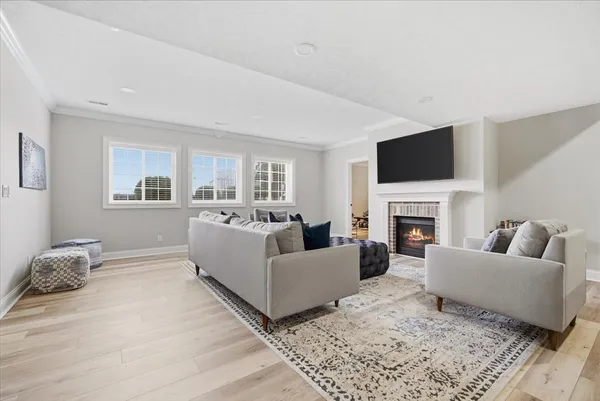 $950,000 | 5 Mackenzie Court, Bloomington, IL 61704