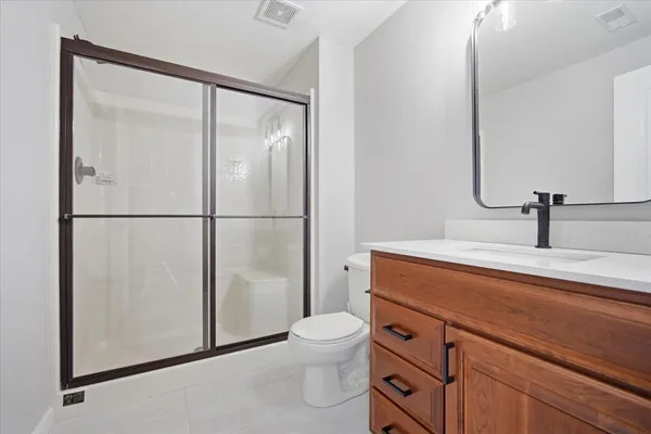 $950,000 | 5 Mackenzie Court, Bloomington, IL 61704