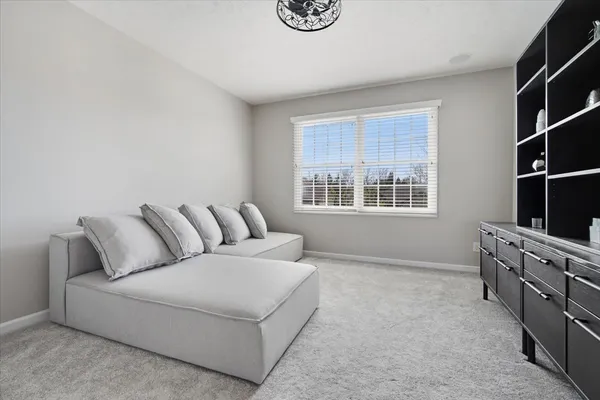 $950,000 | 5 Mackenzie Court, Bloomington, IL 61704