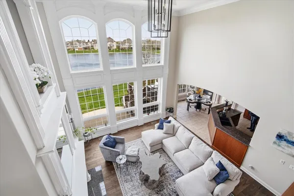 $950,000 | 5 Mackenzie Court, Bloomington, IL 61704