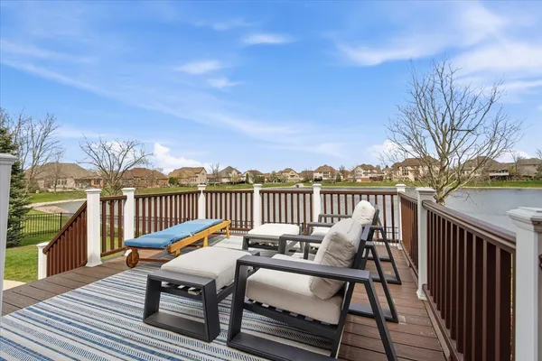 $950,000 | 5 Mackenzie Court, Bloomington, IL 61704