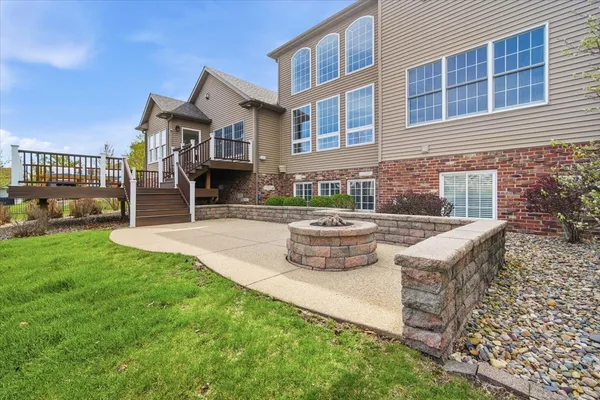 $950,000 | 5 Mackenzie Court, Bloomington, IL 61704