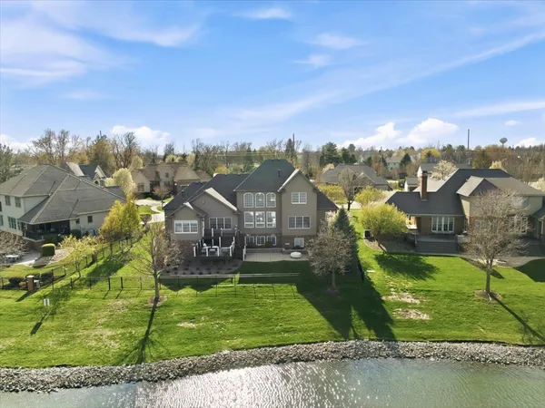 $950,000 | 5 Mackenzie Court, Bloomington, IL 61704