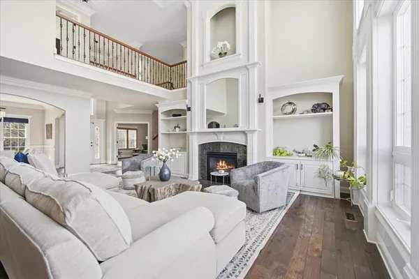 $950,000 | 5 Mackenzie Court, Bloomington, IL 61704