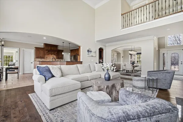 $950,000 | 5 Mackenzie Court, Bloomington, IL 61704