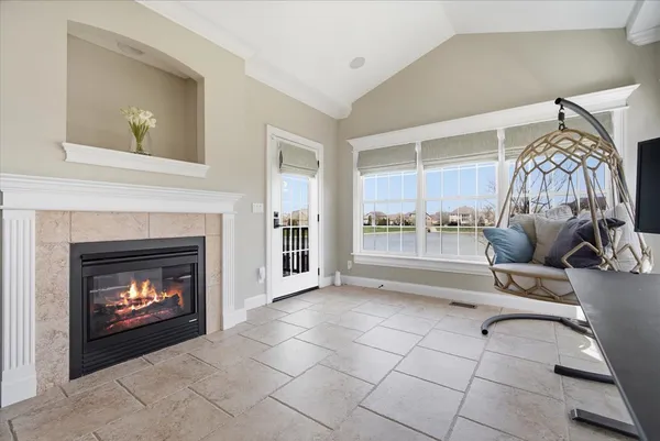 $950,000 | 5 Mackenzie Court, Bloomington, IL 61704