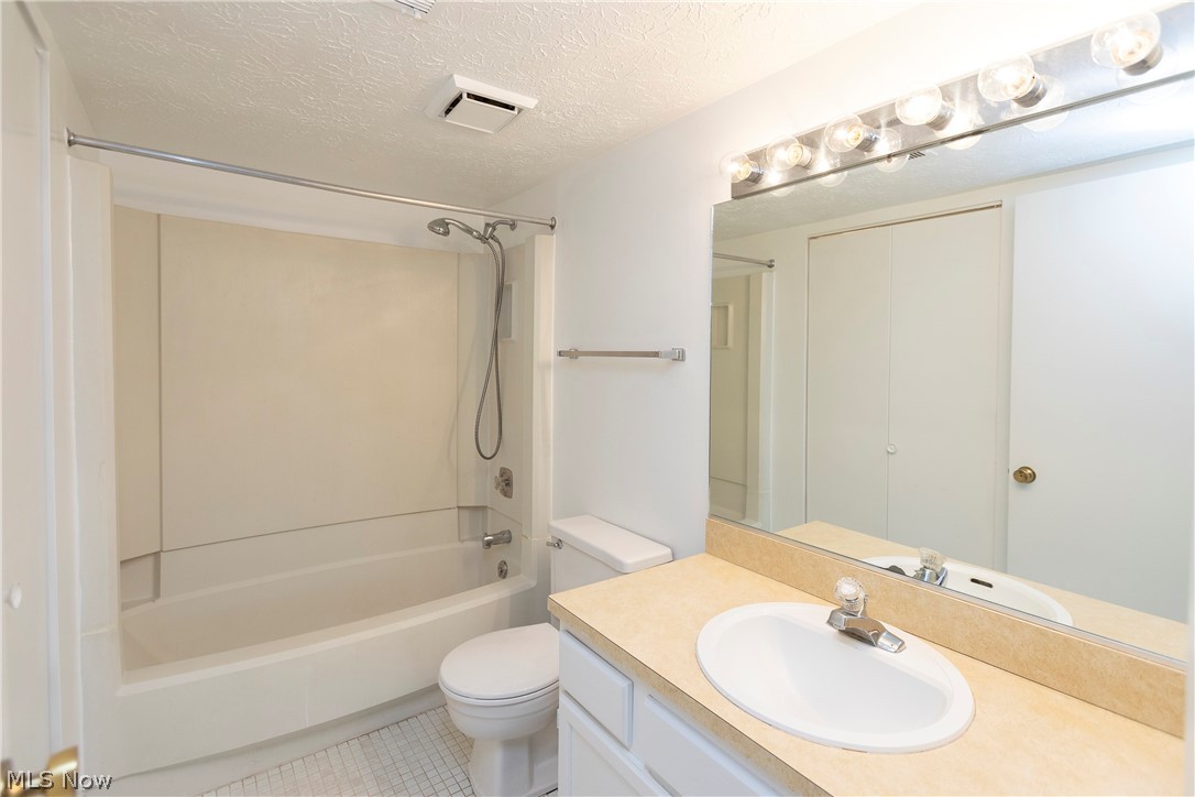 22938 Mastick Road, Unit 102 Fairview Park, OH 44126 - Photo 25 of 35