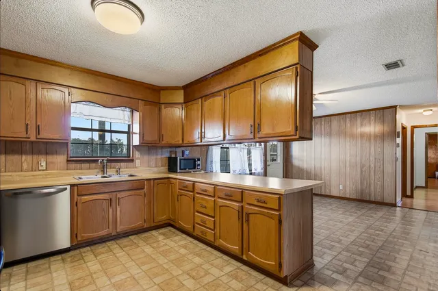 $305,000 | 1259 Northwest Hawks Avenue, Greenville, FL 32331