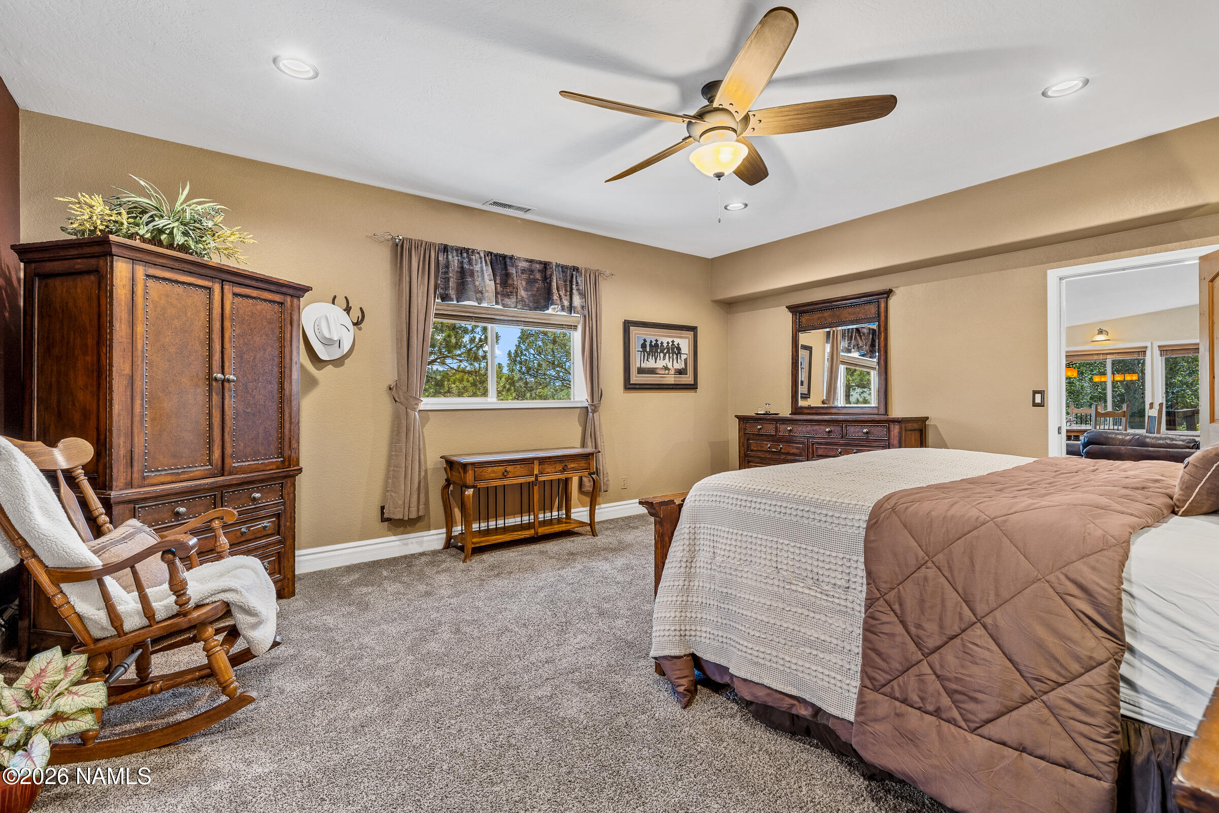 8921 Hulls Road Flagstaff, AZ 86004 - Photo 23 of 80 Primary Suite