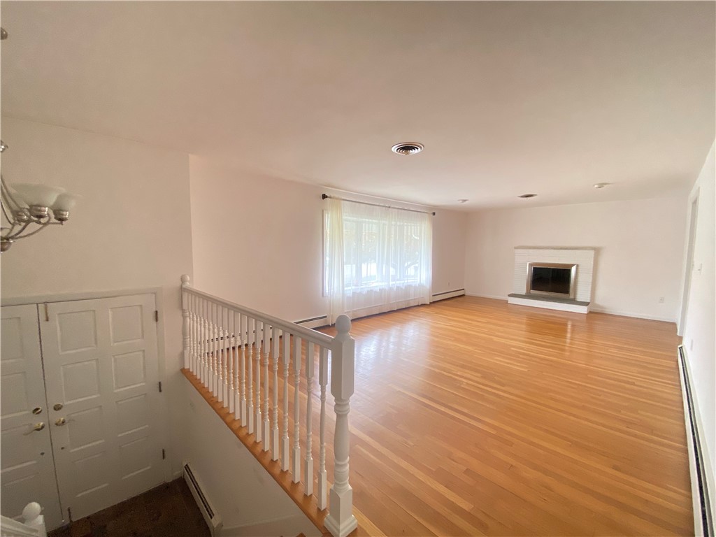 122 Cindy Lane Warwick, RI 02886 - Photo 4 of 20