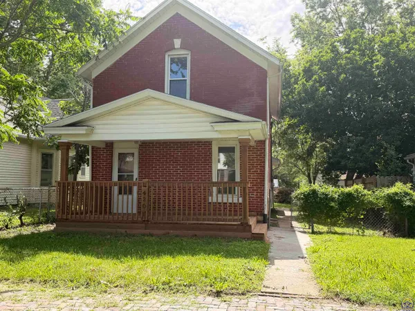 $107,900 | 420 Southwest Clay Street, Topeka, KS 66606