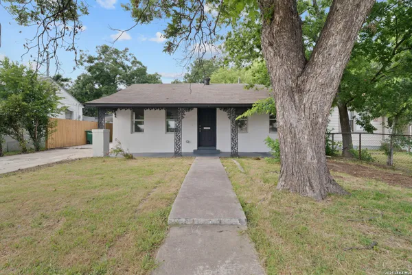 $1,850 | 1627 West Mariposa Drive, San Antonio, TX 78201